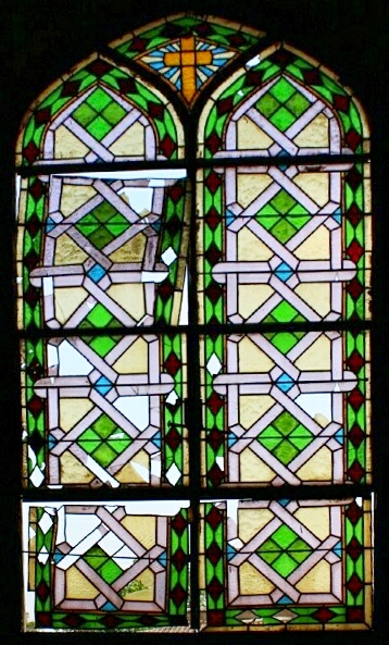 Fenêtre entrée : vitrail de 1912